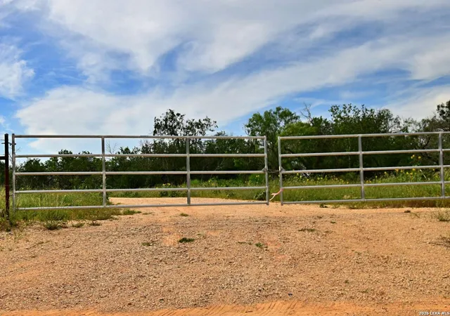Homes for sale in Stockdale, TX | 501 County Road 477, Stockdale, TX 78160 | MLS# 1991095
