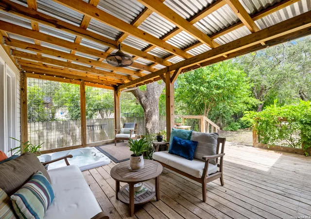 2nd image of 131 Larchmont Dr, San Antonio, TX 78209 | MLS# 1991117