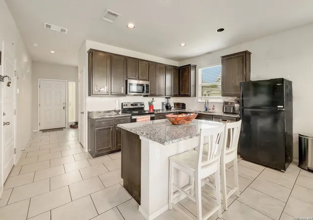 5th image of 204 W Point, Elgin, TX 78621 | MLS# 1991133