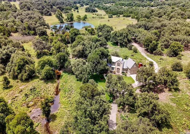 Photo 3 of Single family home for sale at 426 Cordillera Trce, Boerne, TX 78006 | MLS# 1991156 | Listing updated on 2026-09-09