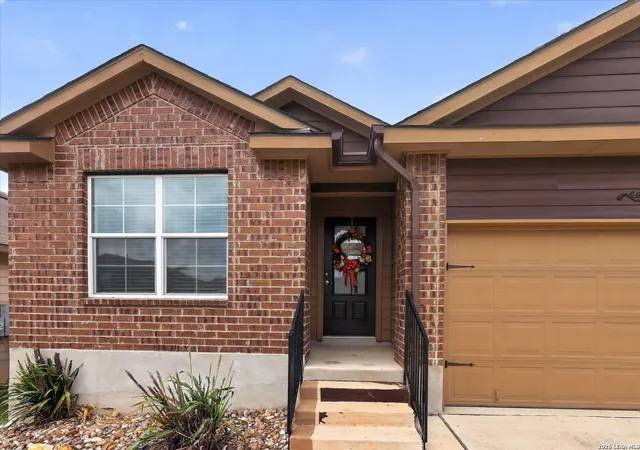 Photo 4 of Sale Pending at 5511 Toledo Farm, San Antonio, TX 78222 | MLS# 1991174 | Listing updated on 2026-08-24