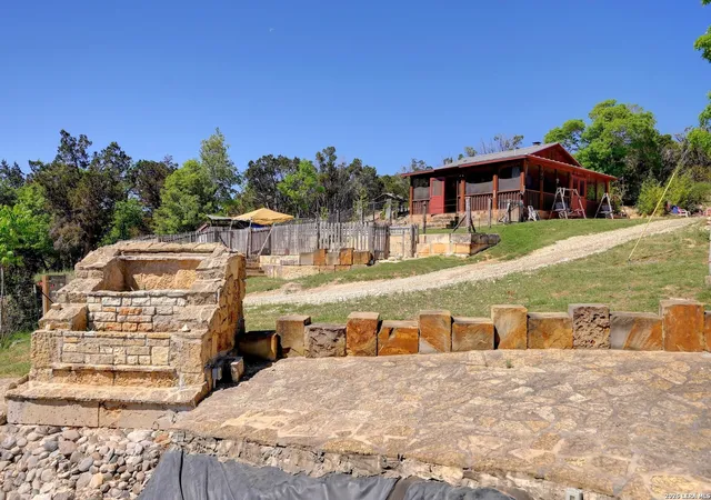 image of 324 E Headwaters Ranch Rd, Kendalia, TX 78027 | MLS# 1991190