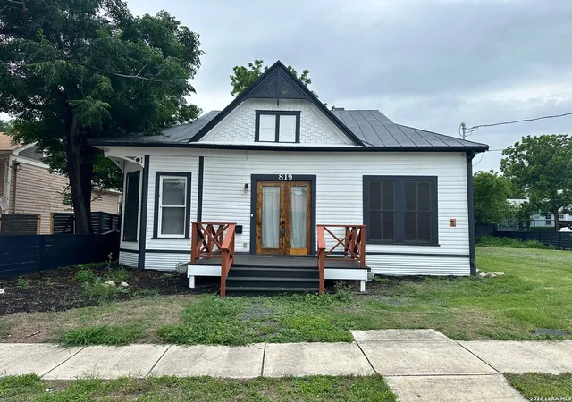 2nd image of 819 Wyoming St, San Antonio, TX 78203 | MLS# 1991212