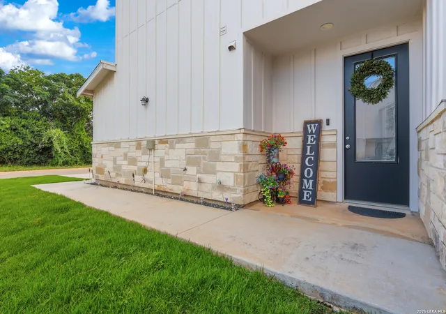 Photo 4 of Single family home for sale at 242 Topaz, New Braunfels, TX 78130 | MLS# 1991251 | Listing updated on 2026-07-08