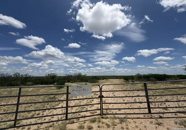 3rd image of 501 Moonlight Trail, Eagle Pass, TX 78852 | MLS# 1991254