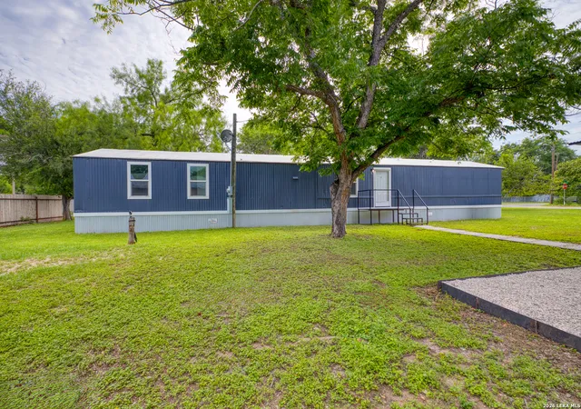 2nd image of 111 W Mahaffey St, Uvalde, TX 78801 | MLS# 1991263
