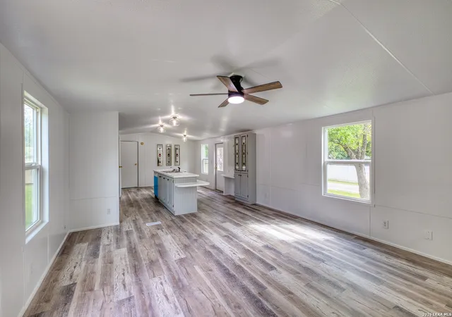 5th image of 111 W Mahaffey St, Uvalde, TX 78801 | MLS# 1991263