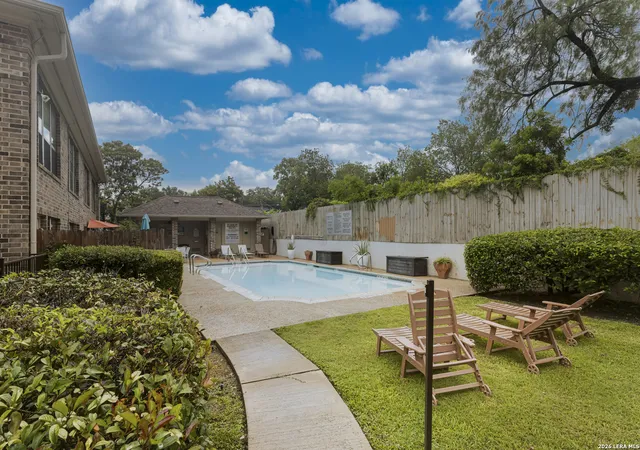 16th image of 7926 Broadway #301, San Antonio, TX 78209 | MLS# 1991275