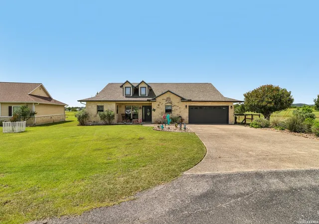 Homes for sale in Bandera, TX | 308 Wood View Cir, Bandera, TX 78003 | MLS# 1991301