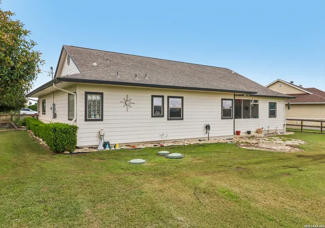 Homes for sale in Bandera, TX | 308 Wood View Cir, Bandera, TX 78003 | MLS# 1991301