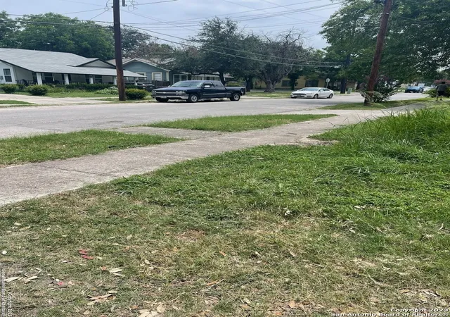 4th image of 812 W Hollywood Ave, San Antonio, TX 78212 | MLS# 1991361