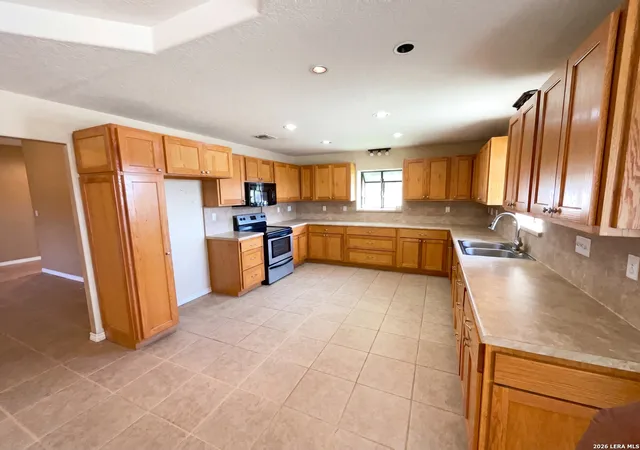 3rd image of 1014 Avenue I, Poteet, TX 78065 | MLS# 1991363