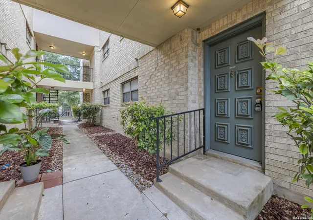 1st image of 11843 Braesview #913, San Antonio, TX 78213 | MLS# 1991368