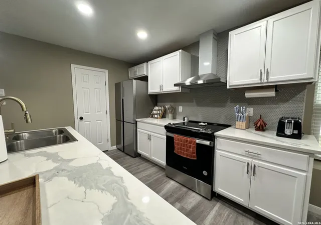 4th image of 819 Big Sky Dr, San Antonio, TX 78245 | MLS# 1991378