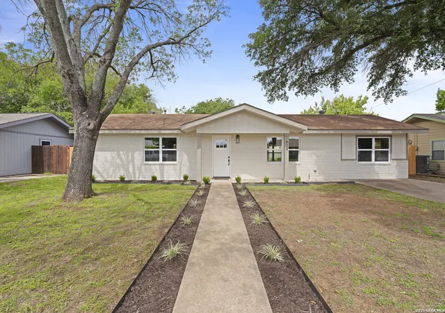 2nd image of 614 S Columbus St, Fredericksburg, TX 78624 | MLS# 1991417