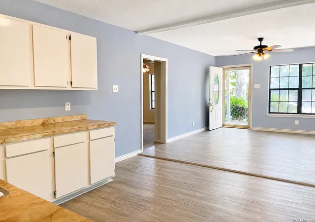 4th image of 145 Leroux St, San Antonio, TX 78207 | MLS# 1991420