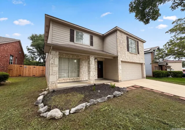 Homes for sale in Universal City, TX | 8423 Berry Knoll Dr, Universal City, TX 78148 | MLS# 1991430