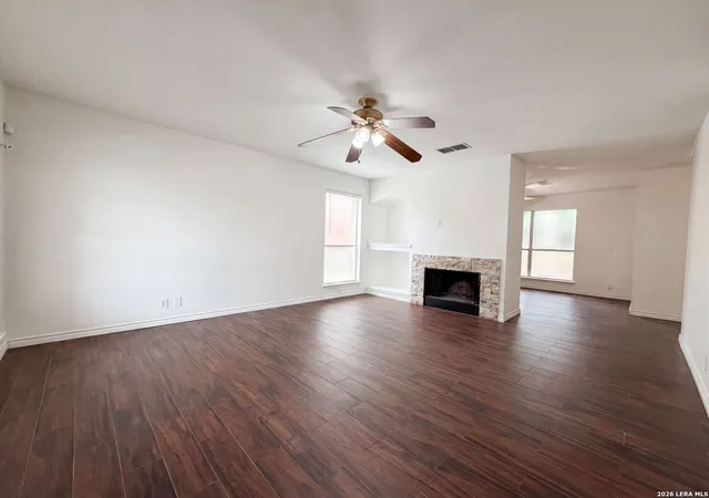 Photo 3 of Single family home for sale at 8423 Berry Knoll Dr, Universal City, TX 78148 | MLS# 1991430 | Listing updated on 2026-09-18