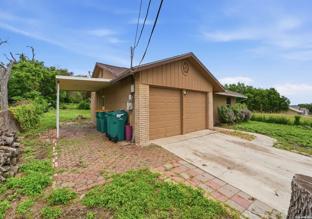 Photo 3 of Sale Pending at 103 7th Street, Converse, TX 78109 | MLS# 1991466 | Listing updated on 2026-08-26