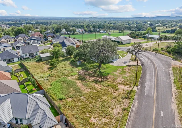Homes for sale in Fredericksburg, TX | 224 Lower Crabapple Rd, Fredericksburg, TX 78624 | MLS# 1991536