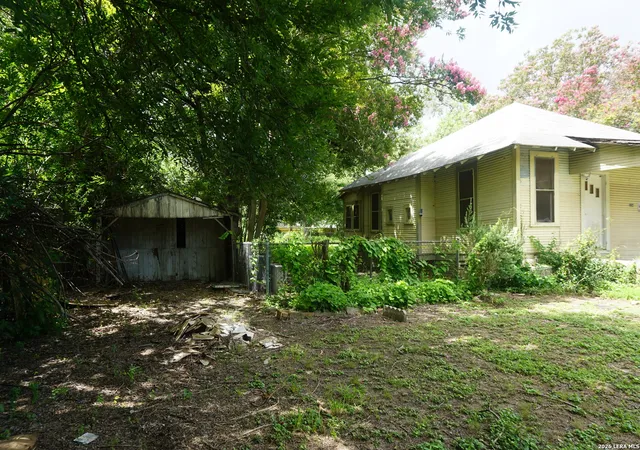 Photo 3 of Single family home for sale at 104 New York Pl, San Antonio, TX 78214 | MLS# 1991547 | Listing updated on 2026-06-23