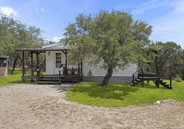 Homes for sale in Bandera, TX | 1522 Forest Trail Dr, Bandera, TX 78003 | MLS# 1991579