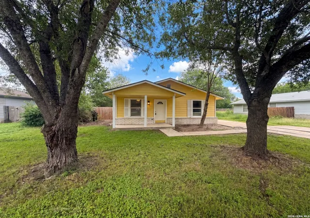 Homes for sale in Seguin, TX | 721 Roosevelt Dr, Seguin, TX 78155 | MLS# 1991611