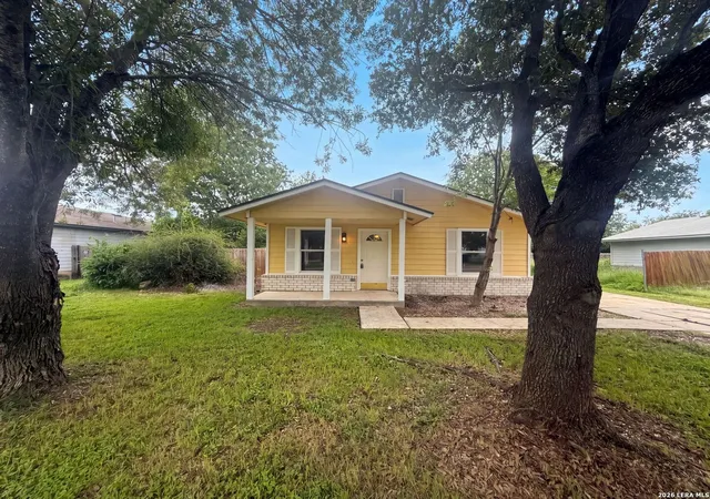 Homes for sale in Seguin, TX | 721 Roosevelt Dr, Seguin, TX 78155 | MLS# 1991611