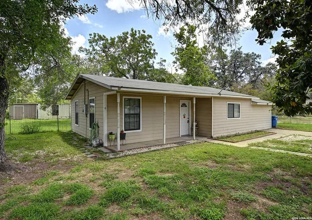 Photo 3 of Single family home for sale at 904 San Antonio, Pleasanton, TX 78064 | MLS# 1991624 | Listing updated on 2026-08-12