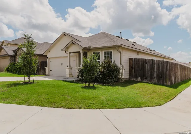 3rd image of 6554 Hoffman Pln, San Antonio, TX 78252 | MLS# 1991633