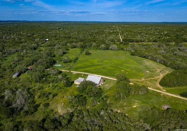 3rd image of 250 County Road 241, Hondo, TX 78861 | MLS# 1991679