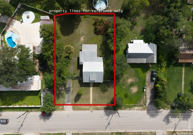 28th image of 1231 N High St, Uvalde, TX 78801 | MLS# 1991683
