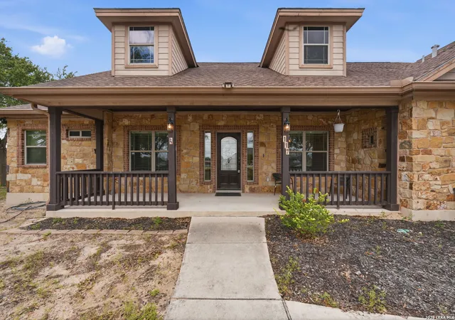 Photo 3 of Sale Pending at 117 Vintage Run, La Vernia, TX 78121 | MLS# 1991703 | Listing updated on 2026-08-30