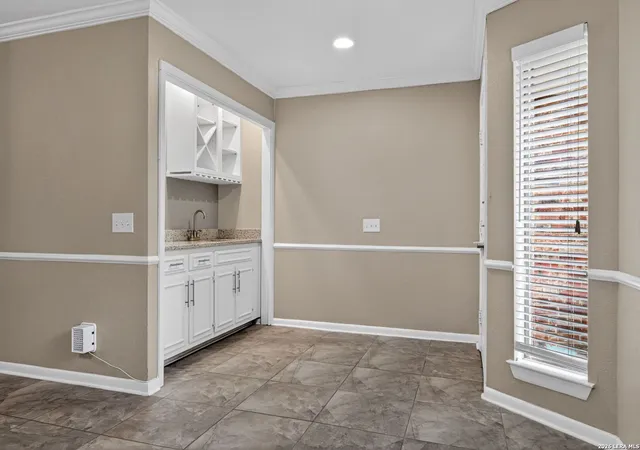 2nd image of 5359 Fredericksburg #209B, San Antonio, TX 78229 | MLS# 1991709