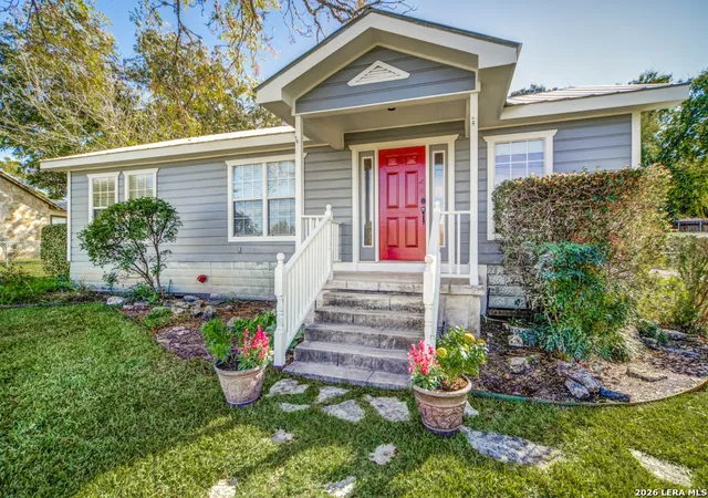 Photo 2 of Single family home for sale at 139 W Hosack St, Boerne, TX 78006 | MLS# 1991734 | Listing updated on 2026-06-24