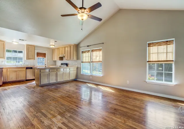 Photo 3 of Single family home for sale at 139 W Hosack St, Boerne, TX 78006 | MLS# 1991734 | Listing updated on 2026-06-24