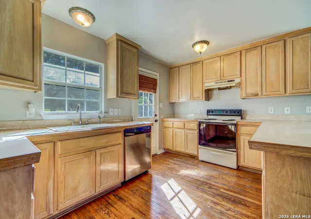 Photo 4 of Single family home for sale at 139 W Hosack St, Boerne, TX 78006 | MLS# 1991734 | Listing updated on 2026-06-24