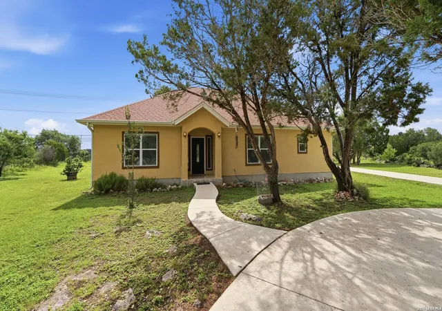 Photo 1 of Single family home for sale at 125 Big Sky Dr, New Braunfels, TX 78132 | MLS# 1991791 | Listing updated on 2026-09-15