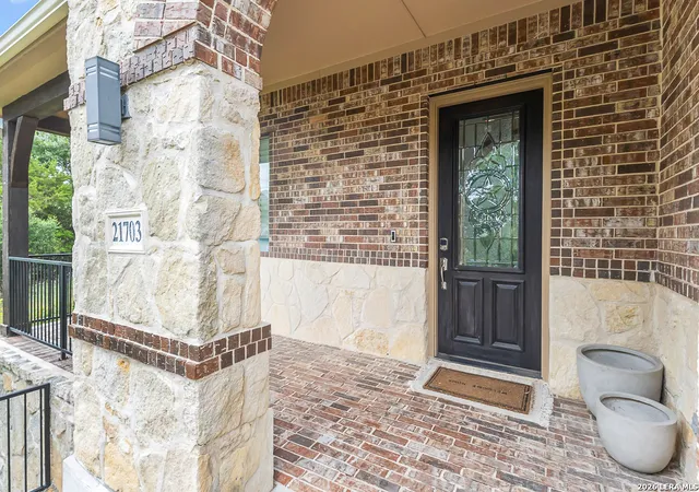 Photo 4 of Single family home for sale at 21703 Givenchy Hl, San Antonio, TX 78256 | MLS# 1991841 | Listing updated on 2026-09-18