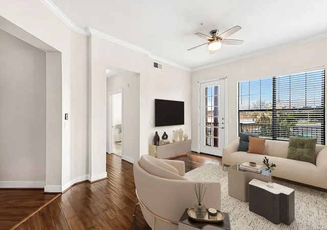 2nd image of 7342 Oak Manor #7301, San Antonio, TX 78229 | MLS# 1991844
