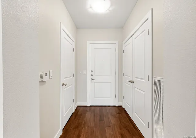 5th image of 7342 Oak Manor #7301, San Antonio, TX 78229 | MLS# 1991844