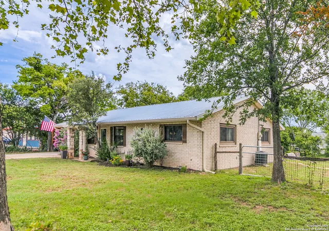 Homes for sale in Comfort, TX | 103 Amber Dr, Comfort, TX 78013 | MLS# 1991848