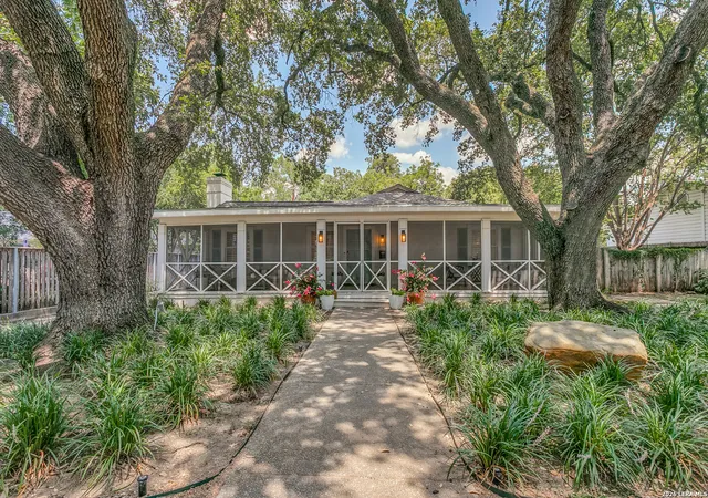 2nd image of 317 Arcadia Pl, Terrell Hills, TX 78209 | MLS# 1991852