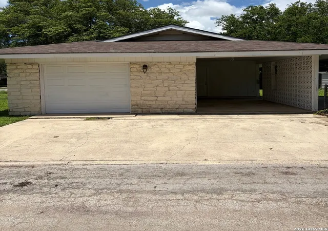 3rd image of 302 E Byrd Blvd, Universal City, TX 78148 | MLS# 1991876