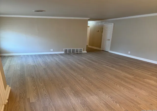 4th image of 302 E Byrd Blvd, Universal City, TX 78148 | MLS# 1991876