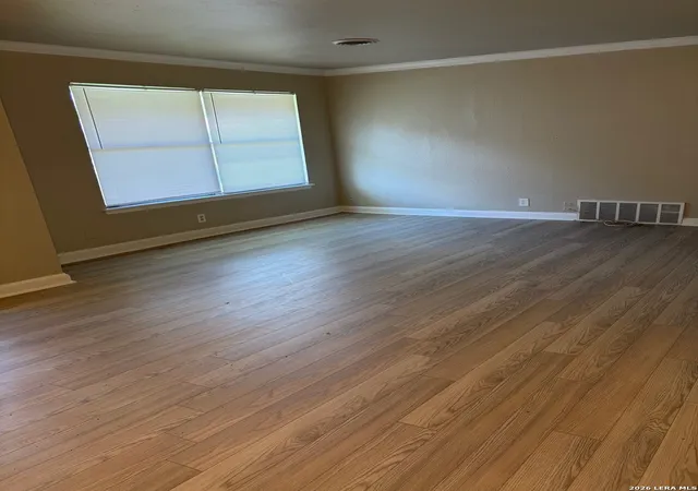 5th image of 302 E Byrd Blvd, Universal City, TX 78148 | MLS# 1991876