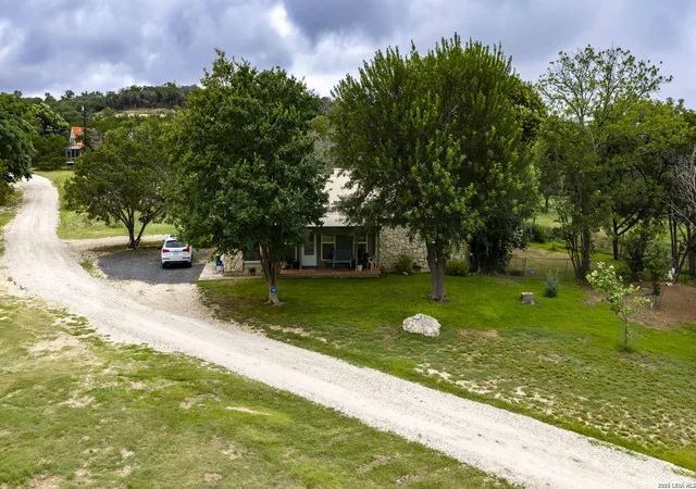 Photo 3 of Single family home for sale at 139 Eickenroht Rd, Ingram, TX 78025 | MLS# 1991907 | Listing updated on 2026-07-22