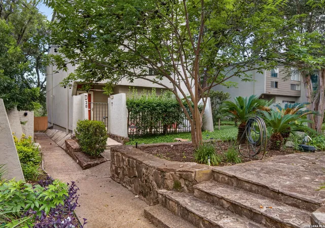 4th image of 3102 Eisenhauer Rd, San Antonio, TX 78209