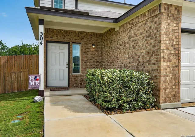 Homes for sale in Cibolo, TX | 304 Saddle Dawn, Cibolo, TX 78108 | MLS# 1991919