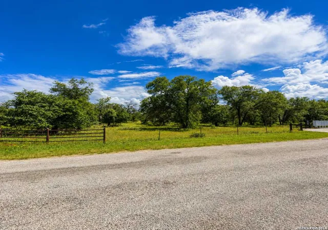 3rd image of 68749 E County Road 6871, Natalia, TX 78059 | MLS# 1991924